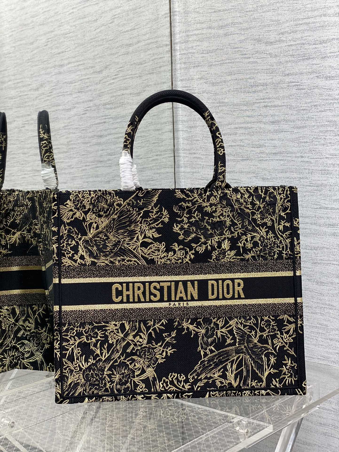 DIOR Tote Gold Thread Embroidery Magpie Pattern Handbag