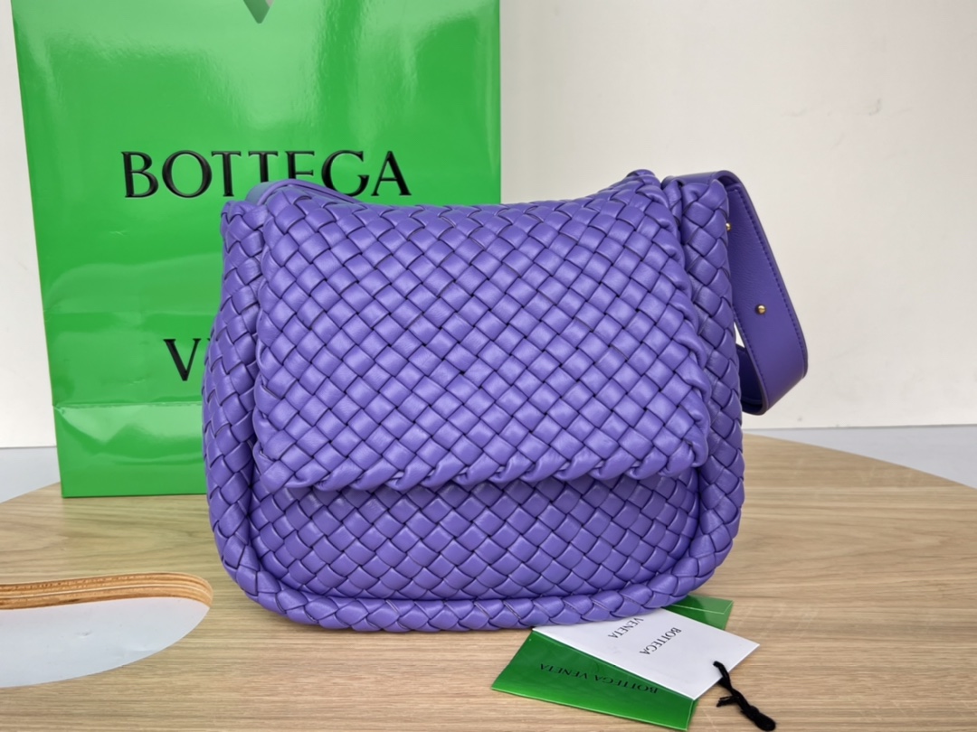 The Online Shopping
 Bottega Veneta BV Intrecciato Crossbody & Shoulder Bags Weave Lambskin Sheepskin Fall/Winter Collection