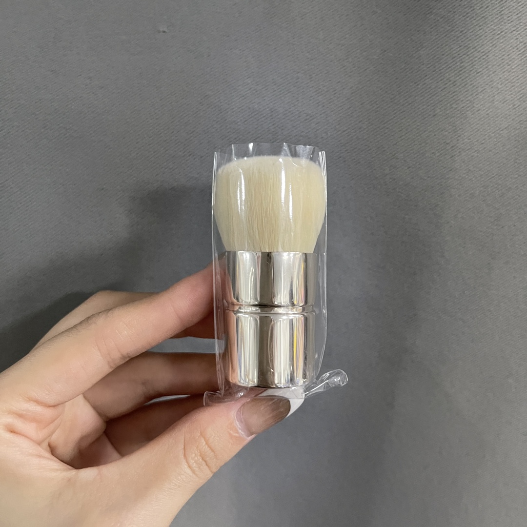 Dior迪奥花蜜精华粉底液30ml 9