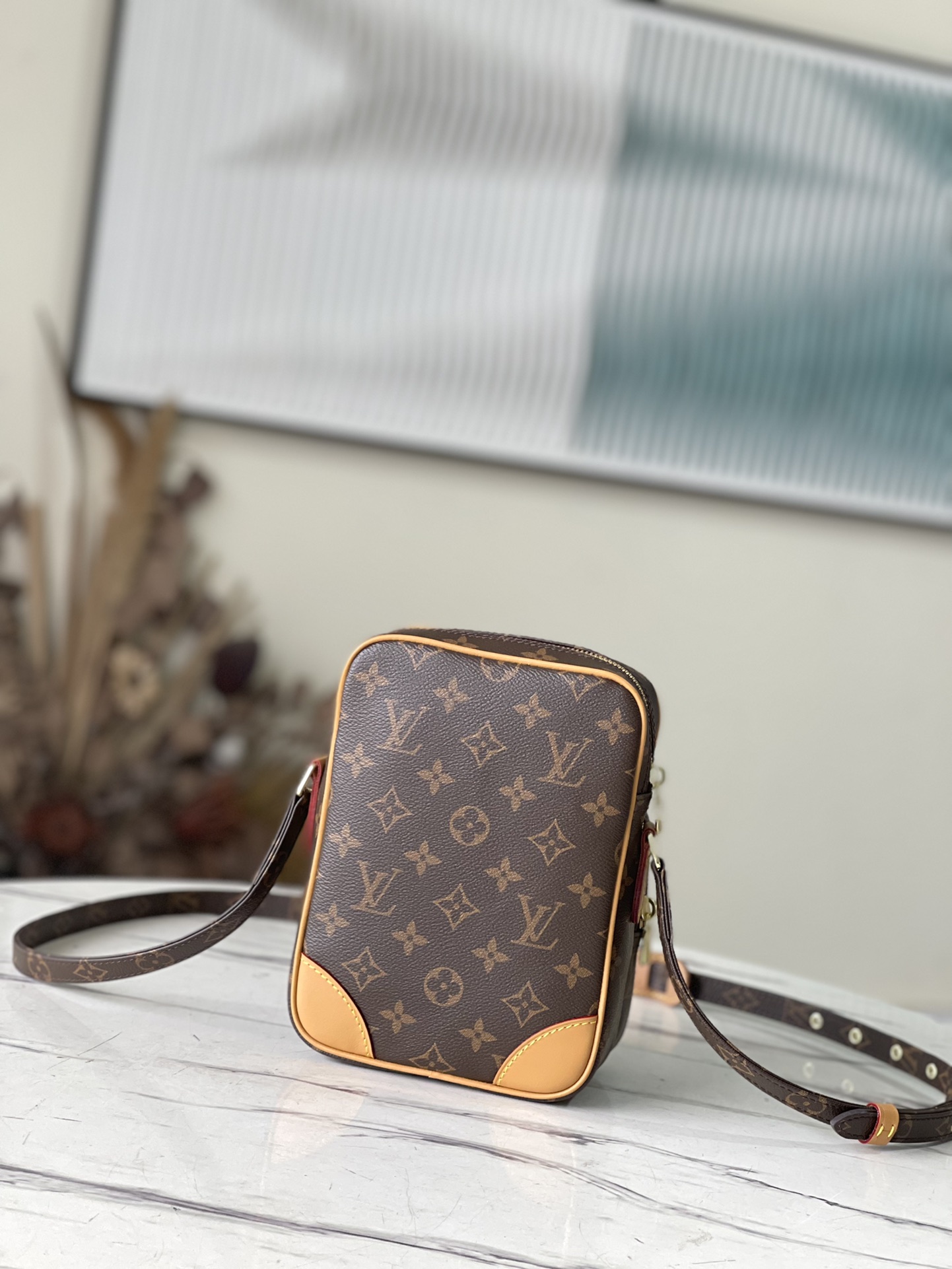 LOUIS VUITTON M45236 Classic Reporter Bag