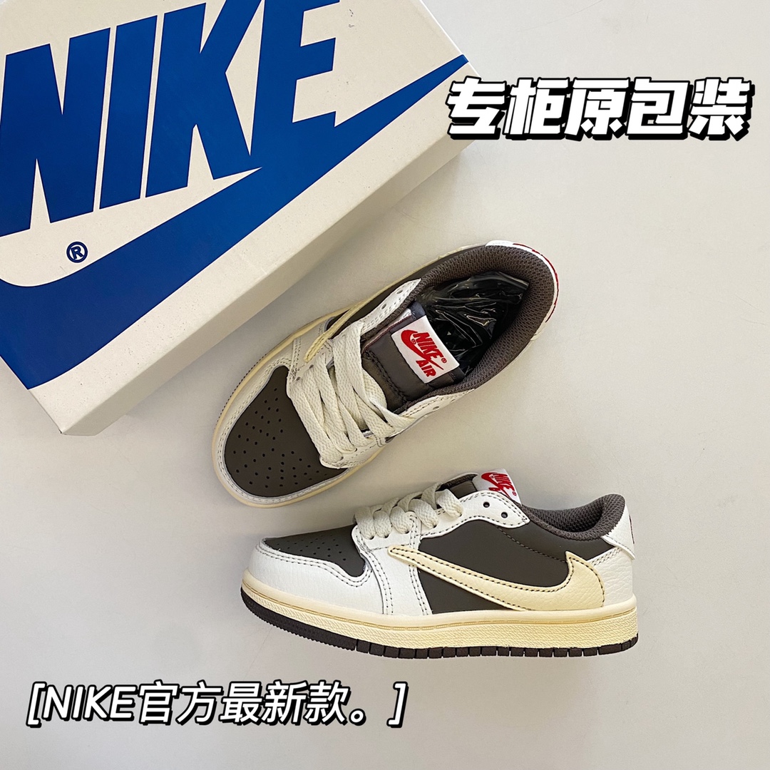 💰 【细节九宫格TS联名颜值真的超高！ 泛黄的倒钩Swoosh和中底也很有复古的味道，上脚超好看！很有TS风格！后跟处经典笑脸涂鸦联名标志也是超级帅气！附赠两双鞋带让穿搭更加的多样化！-选品中心