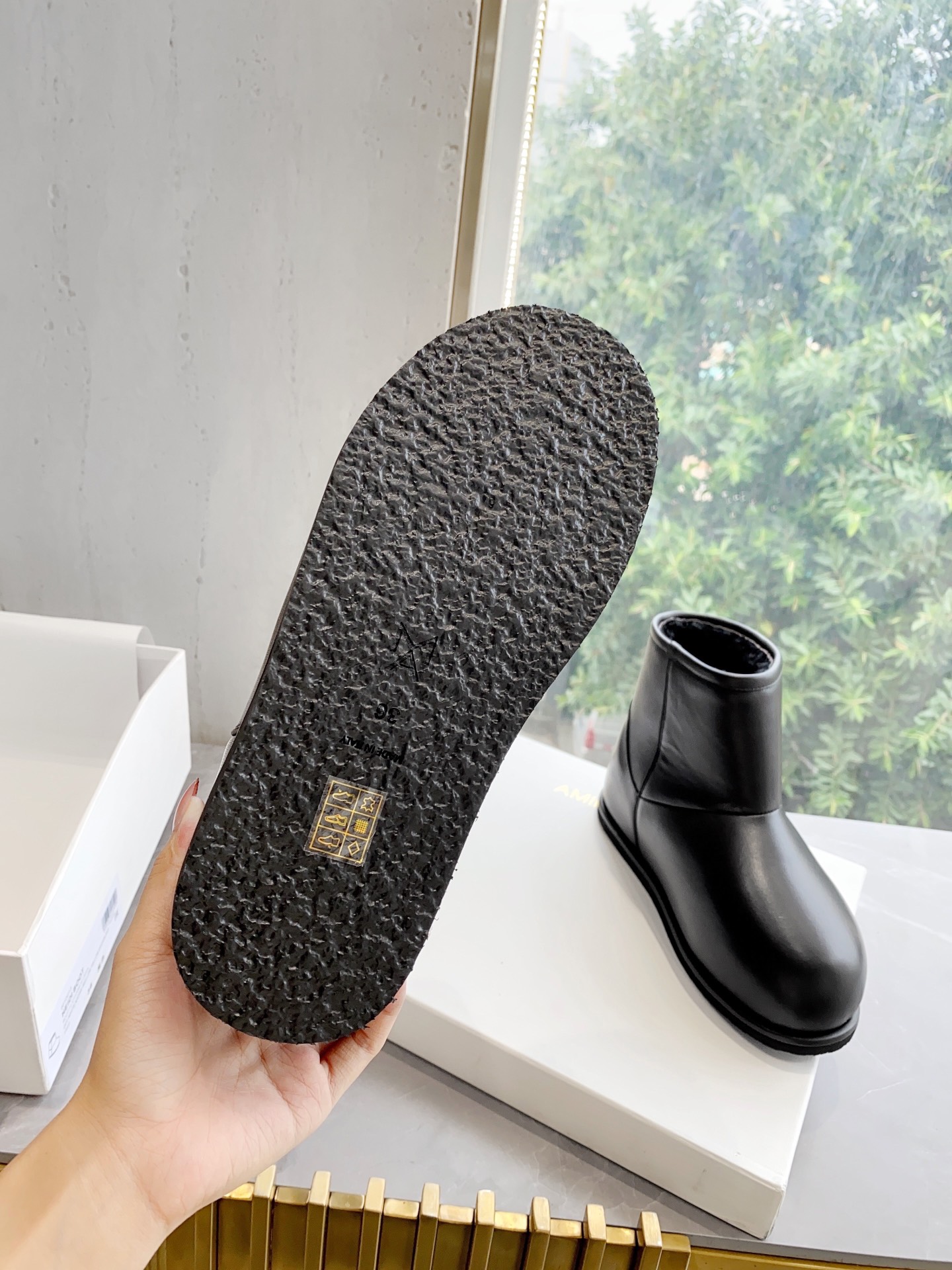 “Top-level Amina Muaddi: Extremely Hot, Super-High Heels on Instagram” - 图片 4