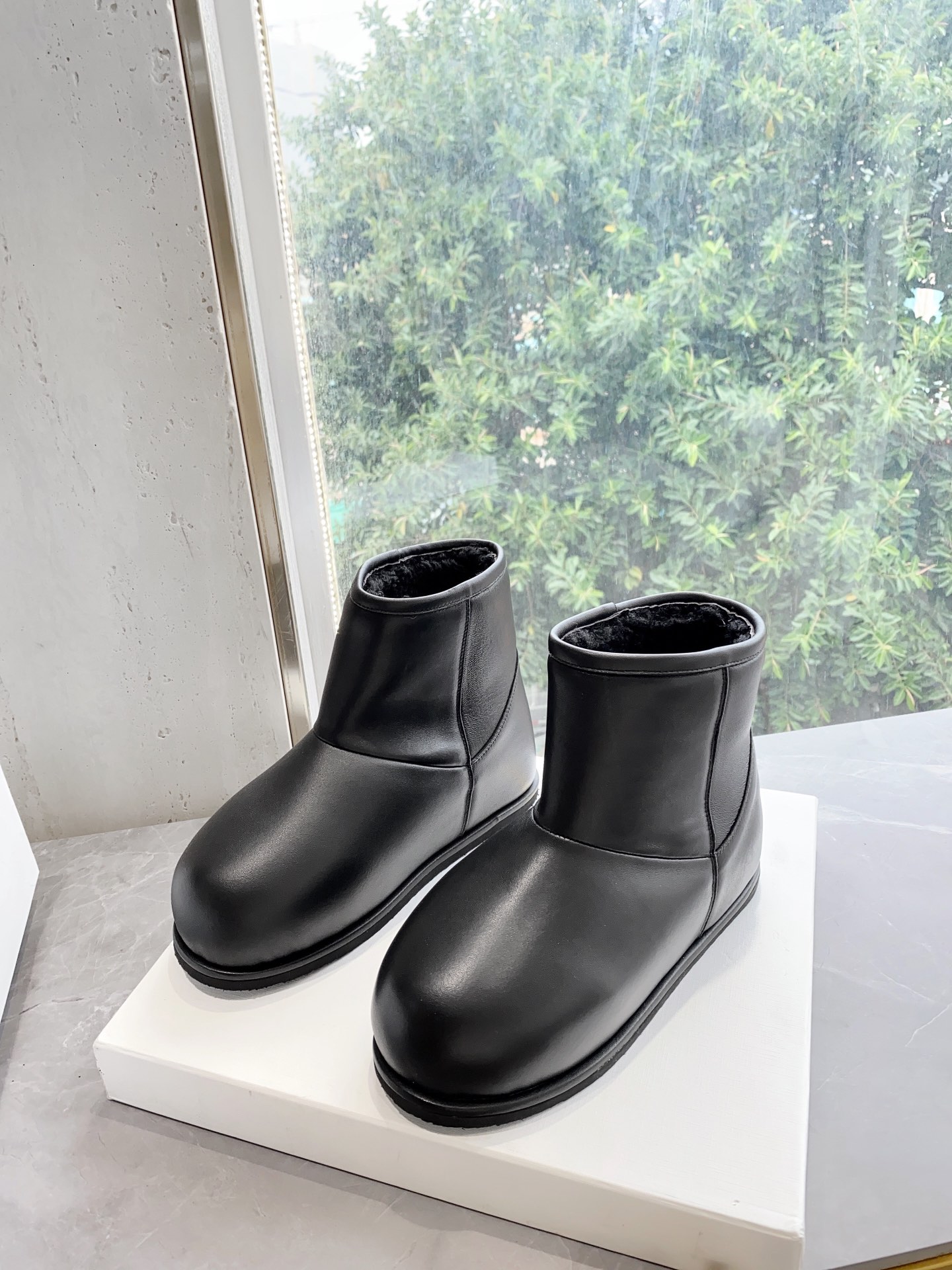 “Top-level Amina Muaddi: Extremely Hot, Super-High Heels on Instagram” - 图片 2