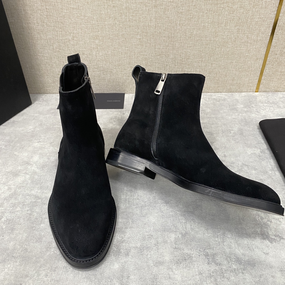 D&G秋冬新品Giotto系列切尔西靴官方12,500/9,500这款皮靴采用进口手绘牛皮/开边珠亮皮/