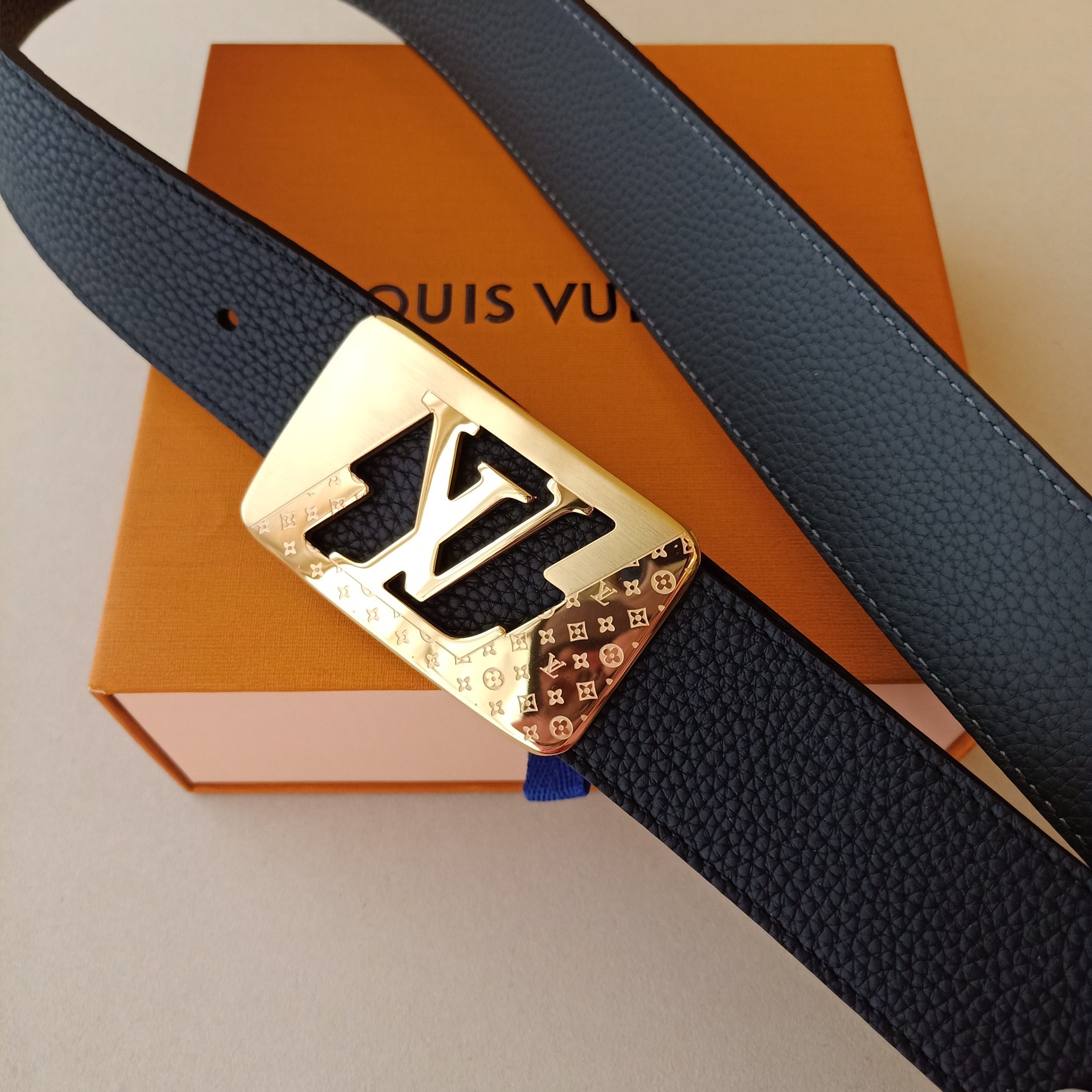 品牌:LV尺寸:带宽38mm正品尺寸
