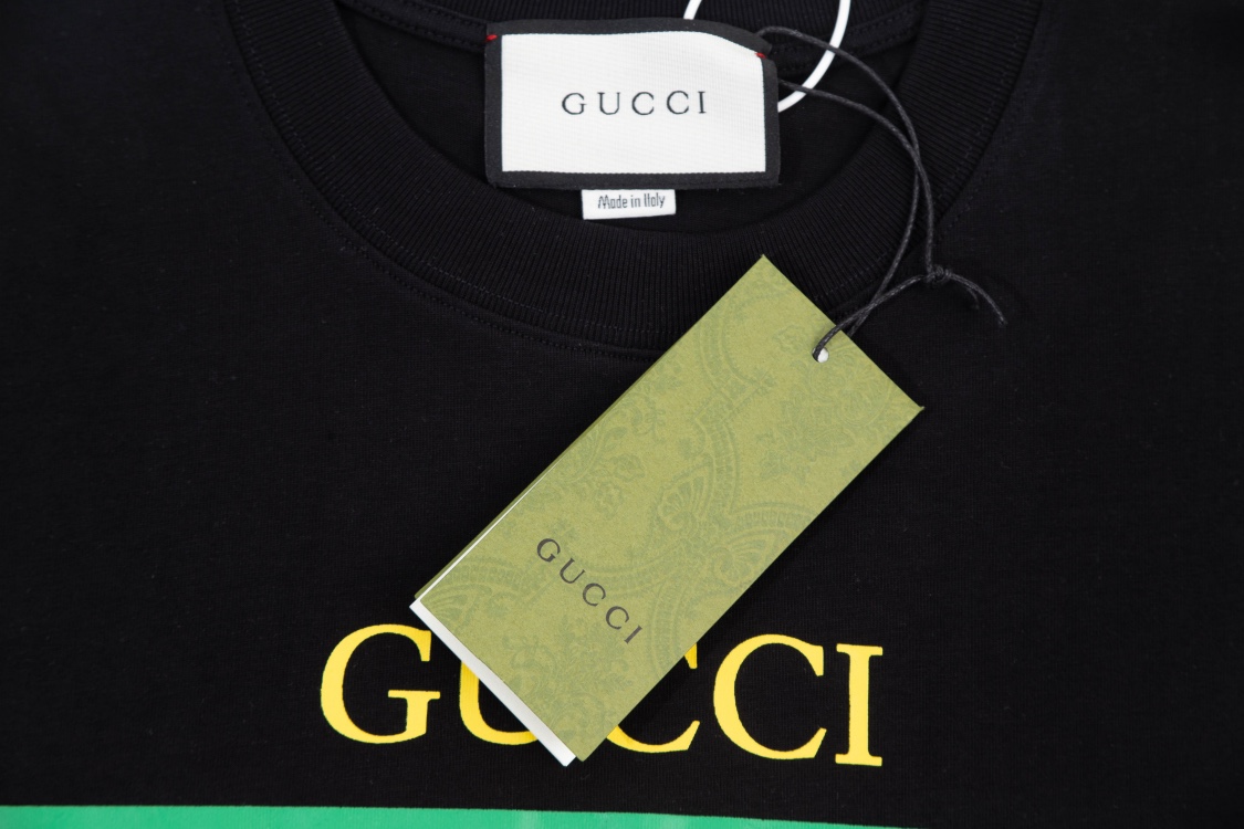 Gucci 古驰 Gucci Boutique字母印花短袖印花