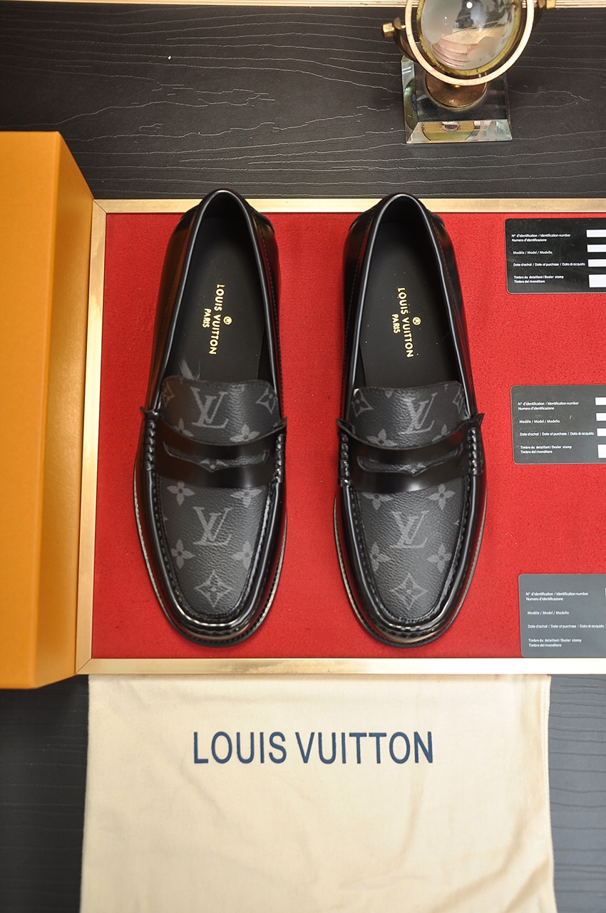 Louis Vuitton Koeienhuid Echt leer Rubber