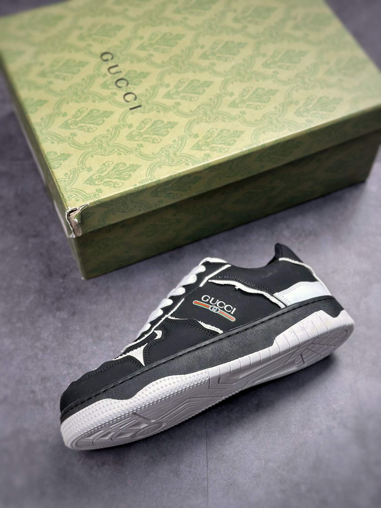 Overseas version of Gucci sports and leisure trend sneakers series