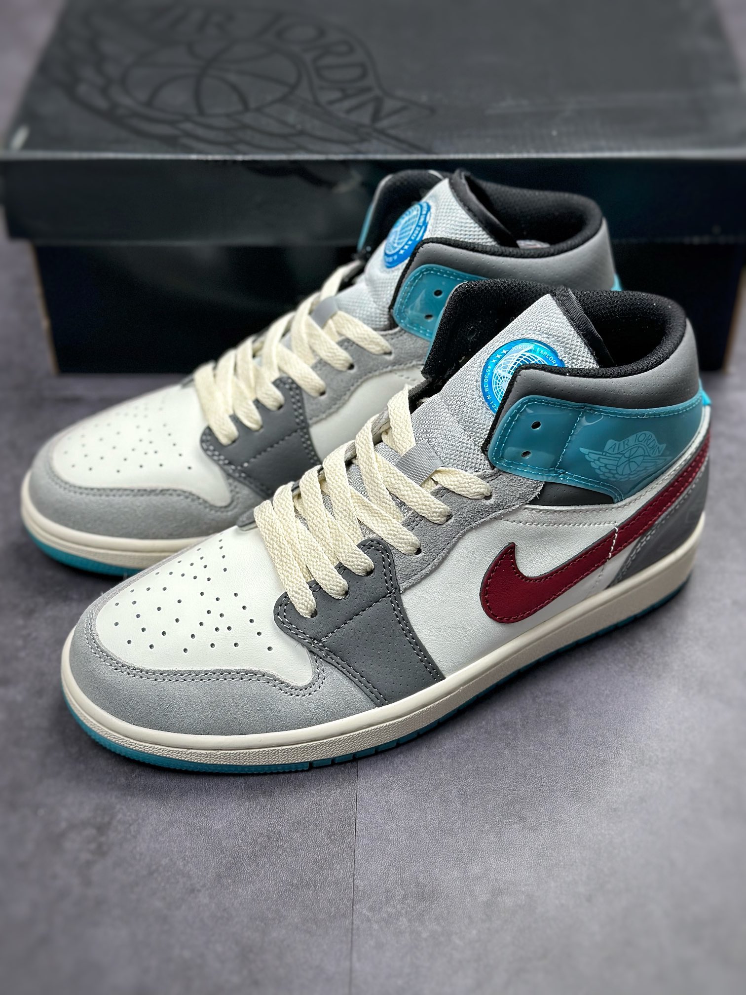 220 Air Jordan 1 Mid 白灰蓝脚趾 FB1870-161