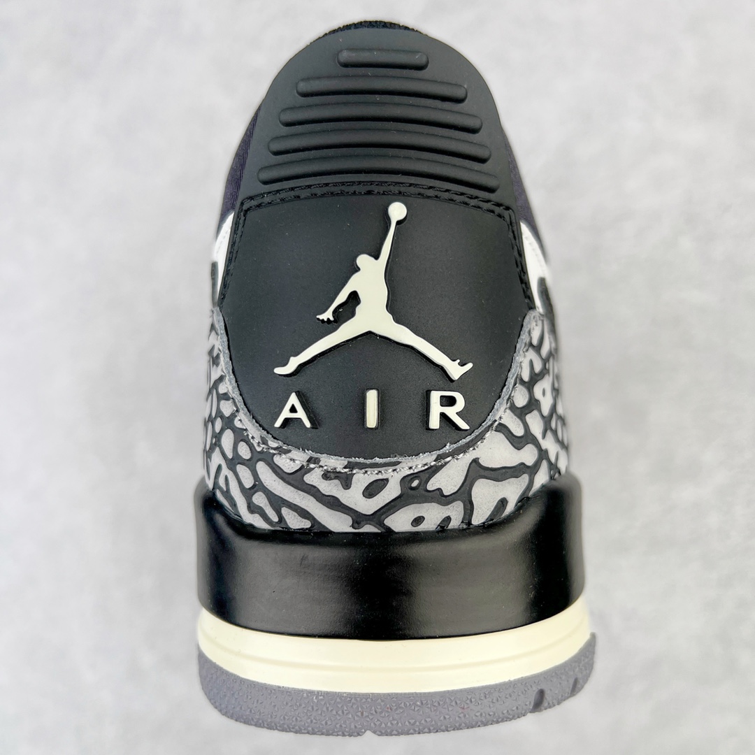 图片[6]-💰220 ＃KZ神版 Air Jordan Legacy AJ312 Low 低帮复古篮球鞋 芝加哥白红 CD7069-106 市场最强独一档产物 全套原纸板楦头开发 原厂大底磨具加持立体防滑纹理 原档数据后跟TPU子母扣魔术贴 原装可视Air Sole气垫 原汁原味最完美的312代版型 唯一正确鞋头趴度弧度高度鞋身腰线 进口港宝加持 后跟自然饱满 全鞋荧光划线卡点 追求极致完美 每一双都是工艺品 多重QC质检 超越公司货的品控标准 实实在在的免检产品 鞋身采用了皮革材质打造 横跨鞋面的魔术贴十分吸睛 侧面的Swoosh Logo的一部分被鞋面遮挡了一部分 颇具玩味 魔术贴上标有NK标识 而鞋舌上是Jordan的经典红色飞翼Logo 后跟和鞋底均采用了AJ3的设计 后跟上同样也使用了经典的爆裂纹图案 SIZE：36 36.5 37.5 38 38.5 39 40 40.5 41 42 42.5 43 44 44.5 45 46 47.5 编码：by2936090-运动鞋