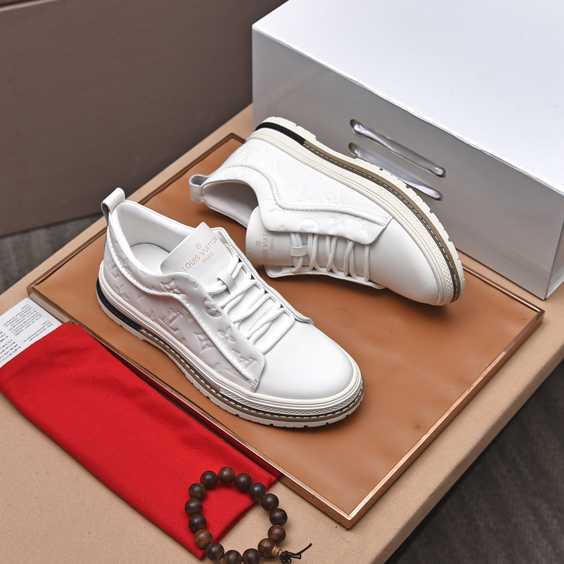 [LOUIS VUITTON] Louis Vuitton 2023 sitio web oficial sincronizado con los nuevos modelos de pasarela