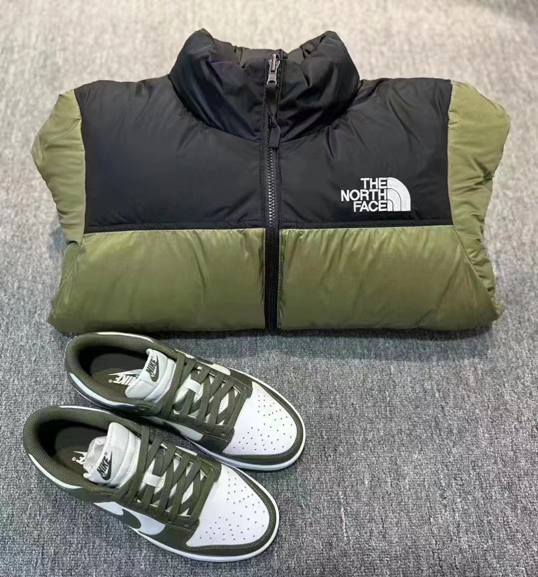 经典款北面羽绒服

一件陪你过冬