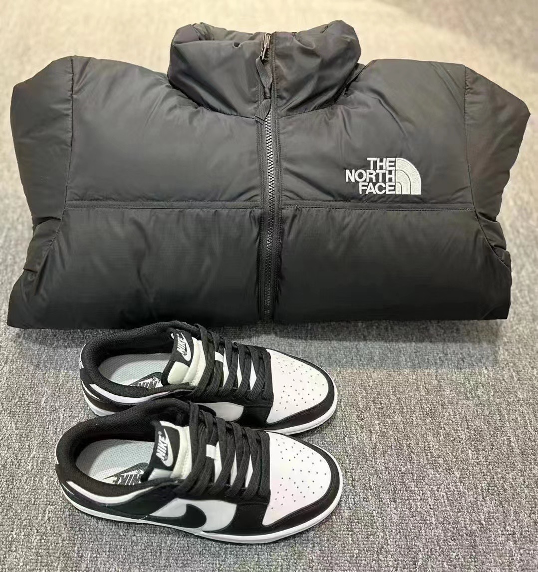 经典款北面羽绒服

一件陪你过冬