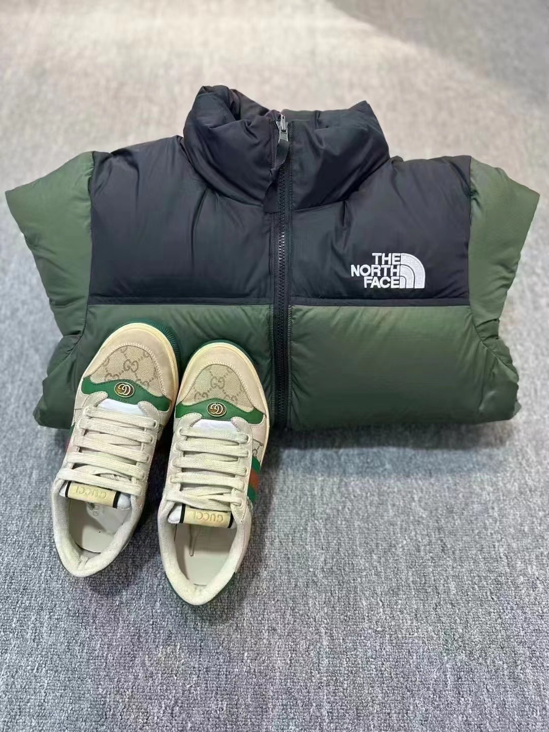 经典款北面羽绒服

一件陪你过冬