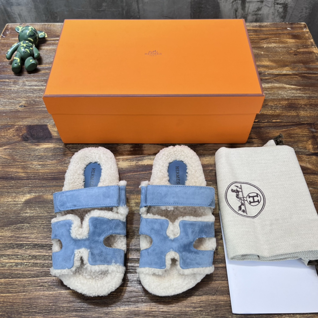Hermès 爱马仕Herme’s 推出 又长青的鞋——魔术贴二舅毛拖