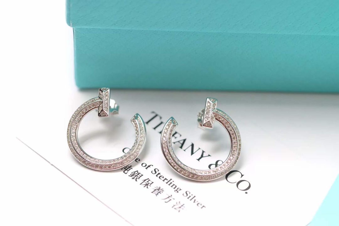 Tiffany & Co. Tiffany&Co.T1 系列满钻耳钉