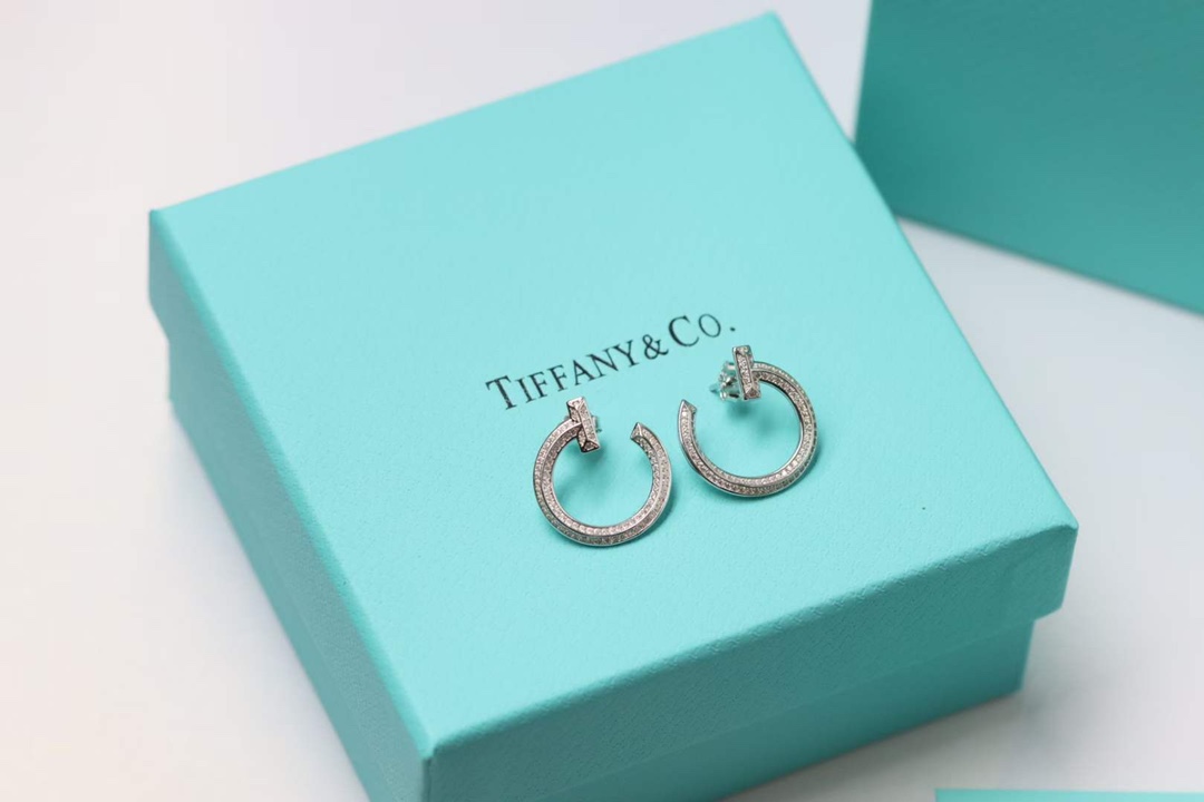 Tiffany & Co. Tiffany&Co.T1 系列满钻耳钉