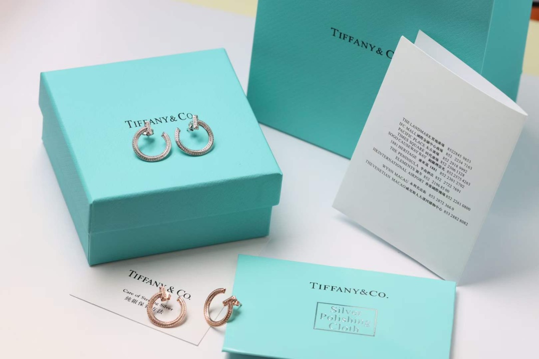 Tiffany & Co. Tiffany&Co.T1 系列满钻耳钉