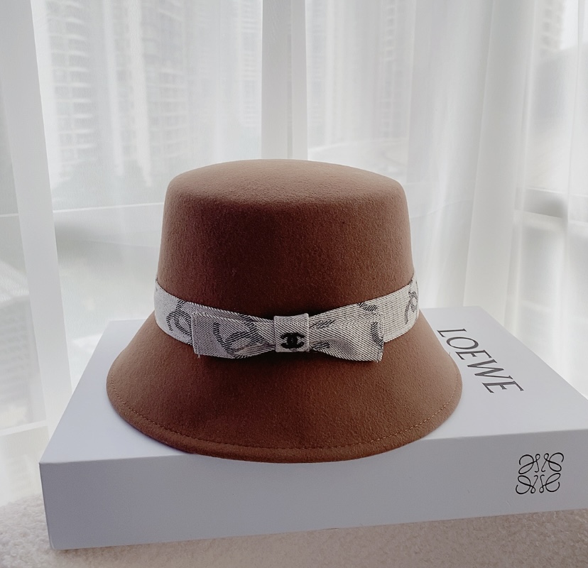 Chanel AAAAA
 Hats Bucket Hat Black White Wool Fall/Winter Collection