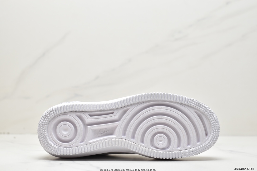 200 NIKE 2022向经典致敬丨Nike AF1 PLT.AF.ORMNike AF1 PLT.AF.ORM 女子运动鞋DJ9946-200