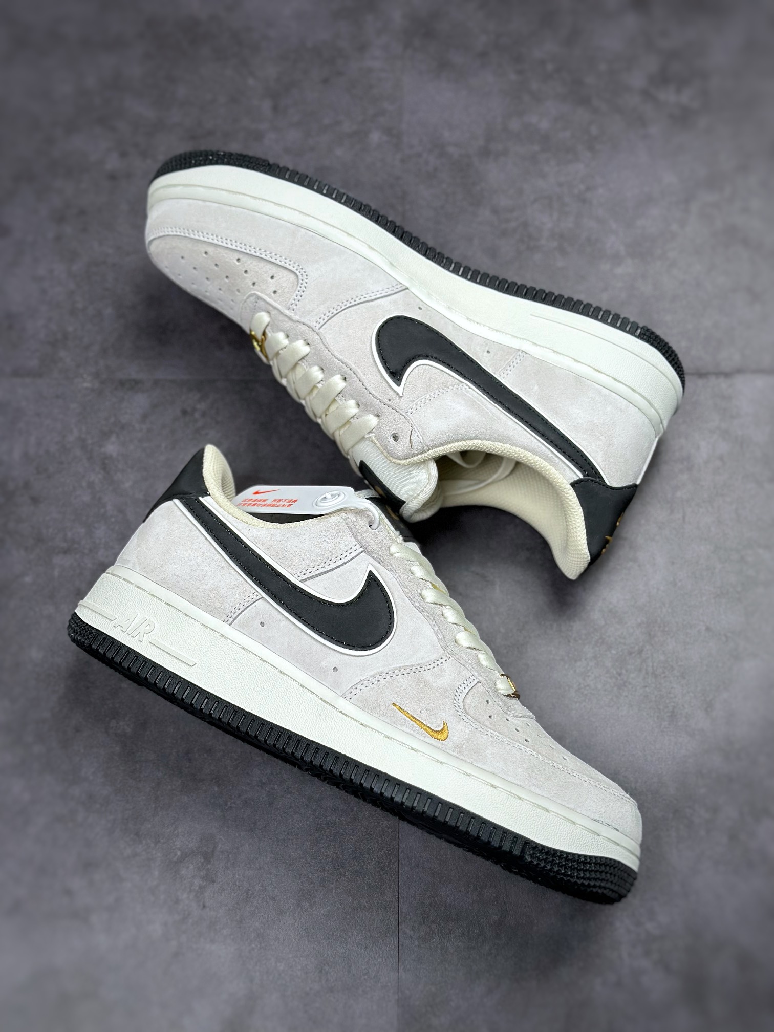 250 Nike Air Force 1 Low 07 黑金小钩麂皮 KK5636-810