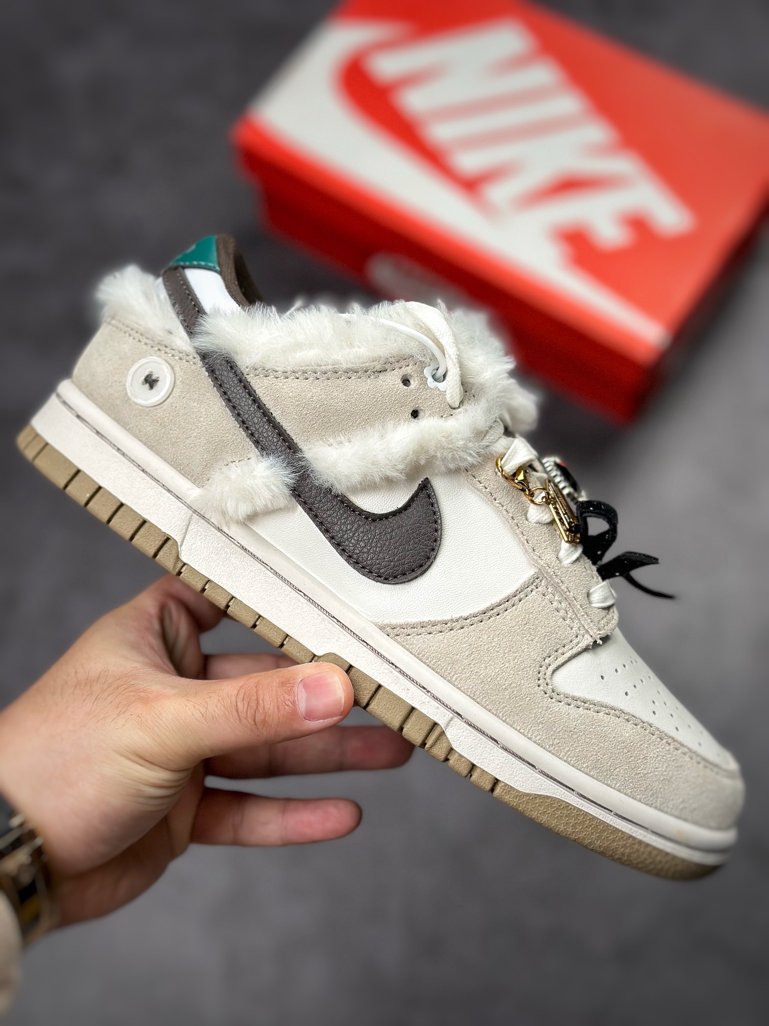 210 NIKE SB Dunk Low 皮草宝石 婚鞋 FB1859-121