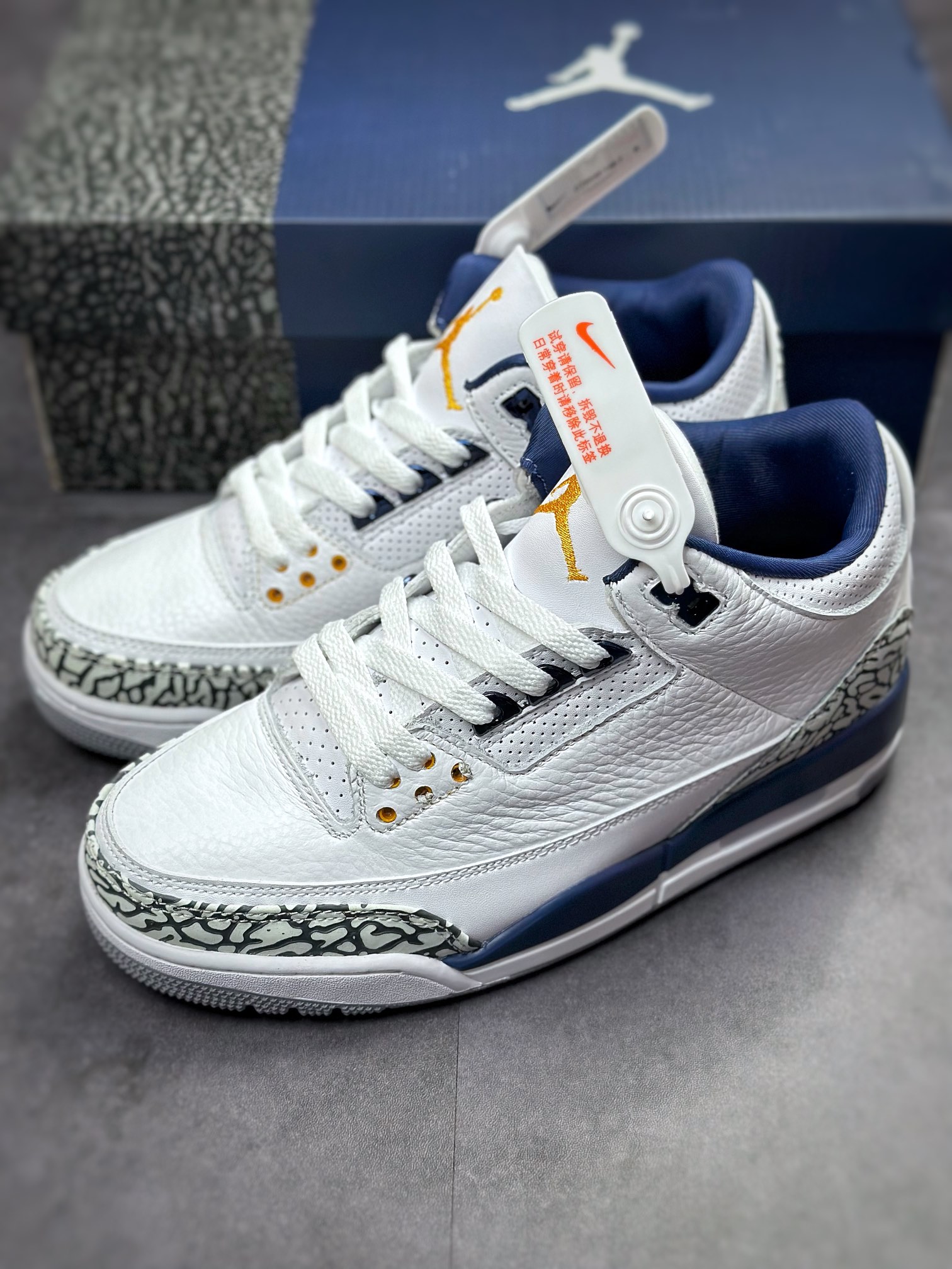 300 Air Jordan 3 Retro "wizards" 奇才白蓝配色 CT8532-148