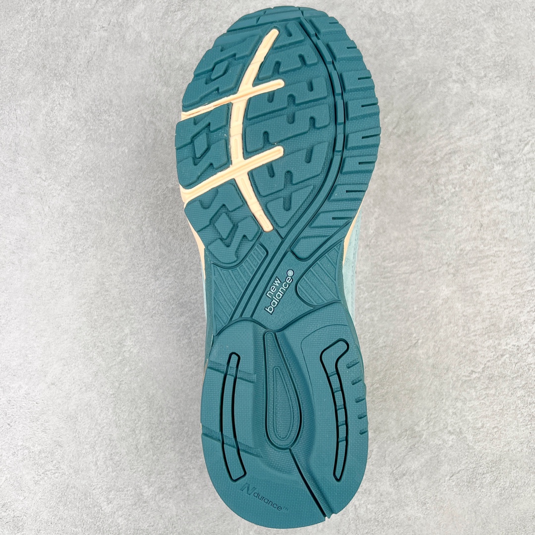 图片[9]-＃K版纯原 Joe Freshgoods x New Balance MR993JF1 新百伦NB993 联名蓝绿 第三代总统复古慢跑鞋 鞋身以网眼鞋面结合同色系优质麂皮革构成，鞋舌处点缀 New Balance Made In USA 同色系刺绣标识，彰显鞋款身份。鞋侧点缀银色 \\\”993\\\” 字样，丰富鞋身设计的同时，构建时尚外观。鞋款搭载 ABZORB 缓震系统，通过缓冲和抗压性的结合来吸收冲击力，舒适功能升级。同时搭配泛黄做旧中底，打造丰富层次感，缔造出色复古韵味。尺码：36 37 37.5 38 38.5 39 40 40.5 41.5 42 42.5 43 44 44.5 45-选品中心