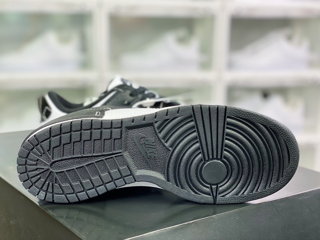 Wmns Dunk Low Disrupt 2 ”Black/White Panda” Lightweight DV4024-002