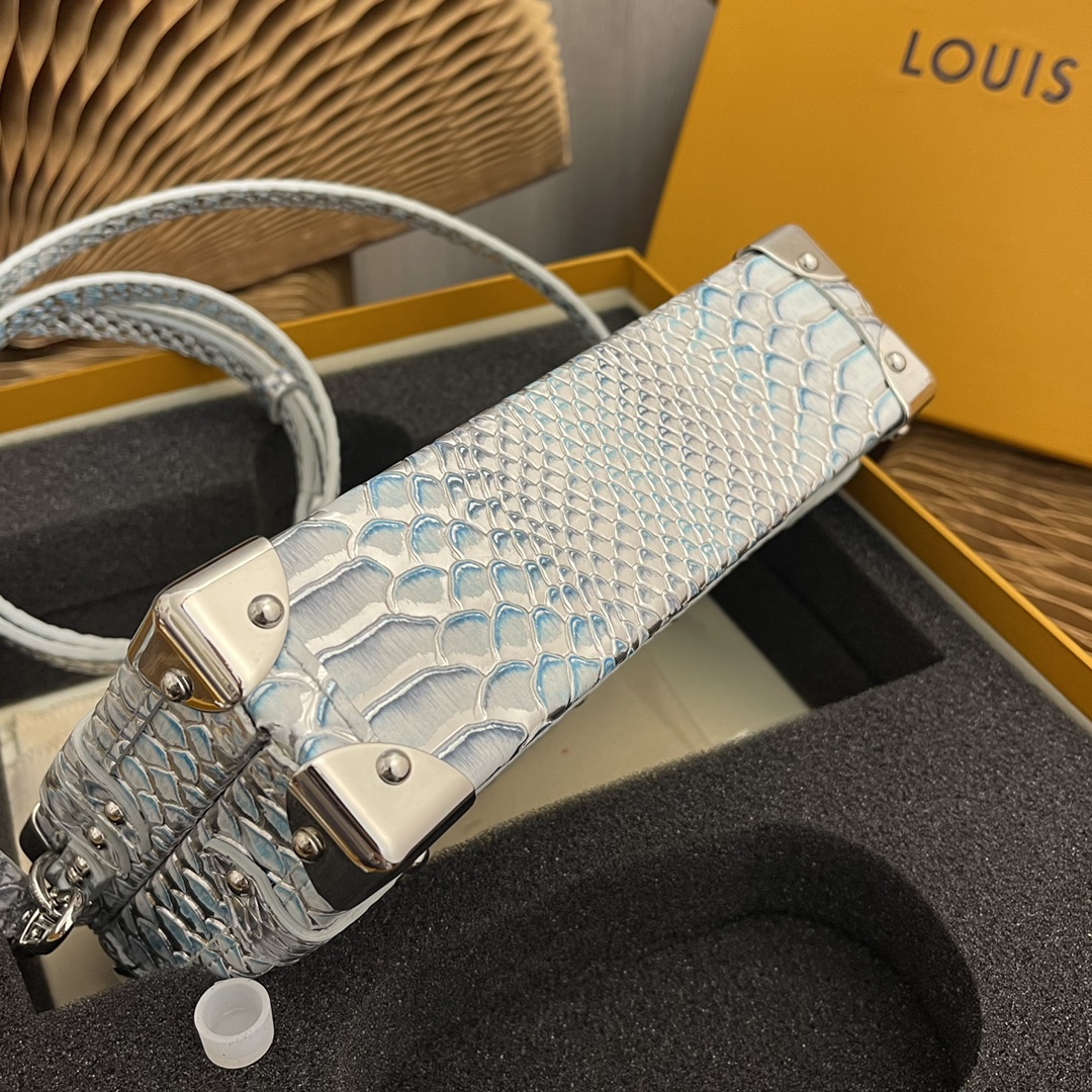 Louis Vuitton Haute Couture Classic Luxury Handbag Shoulder Crossbody 4