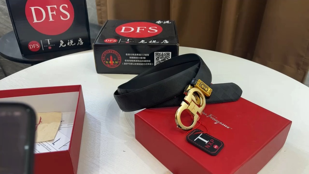 Ferragamo 菲拉格慕 皮带。可以裁剪 ，条形纹头层牛皮 两用