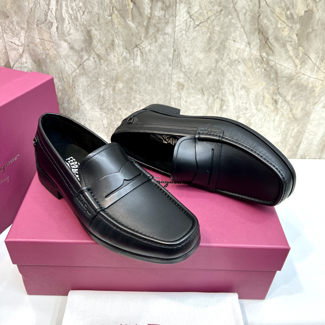 Salvatore Ferragamo Men's Black Leather Loafers - Business Casual Style 5 i1670439633 1358 3