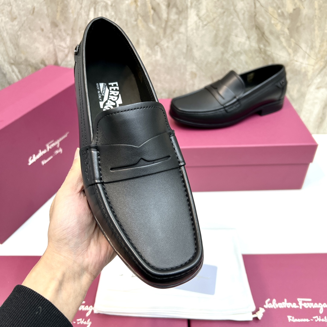 Salvatore Ferragamo Men's Black Leather Loafers - Business Casual Style 8 i1670439633 7404 6