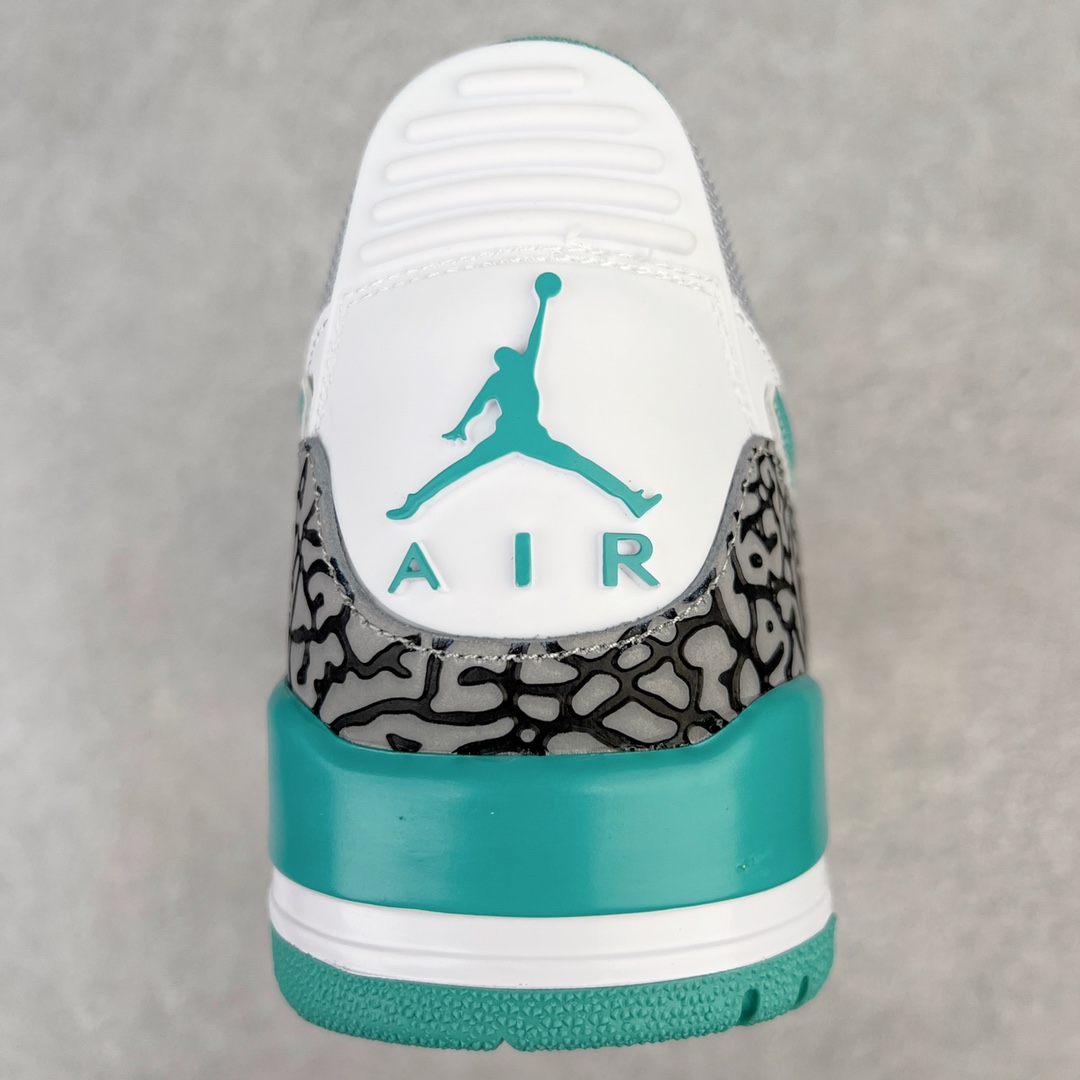 图片[8]-💰220 ＃KZ神版 Air Jordan Legacy AJ312 Low 低帮复古篮球鞋 小蒂芙尼 CD7069-130 市场最强独一档产物 全套原纸板楦头开发 原厂大底磨具加持立体防滑纹理 原档数据后跟TPU子母扣魔术贴 原装可视Air Sole气垫 原汁原味最完美的312代版型 唯一正确鞋头趴度弧度高度鞋身腰线 进口港宝加持 后跟自然饱满 全鞋荧光划线卡点 追求极致完美 每一双都是工艺品 多重QC质检 超越公司货的品控标准 实实在在的免检产品 鞋身采用了皮革材质打造 横跨鞋面的魔术贴十分吸睛 侧面的Swoosh Logo的一部分被鞋面遮挡了一部分 颇具玩味 魔术贴上标有NK标识 而鞋舌上是Jordan的经典红色飞翼Logo 后跟和鞋底均采用了AJ3的设计 后跟上同样也使用了经典的爆裂纹图案 SIZE：36 36.5 37.5 38 38.5 39 40 40.5 41 42 42.5 43 44 44.5 45 46 47.5 编码：by2936090-运动鞋