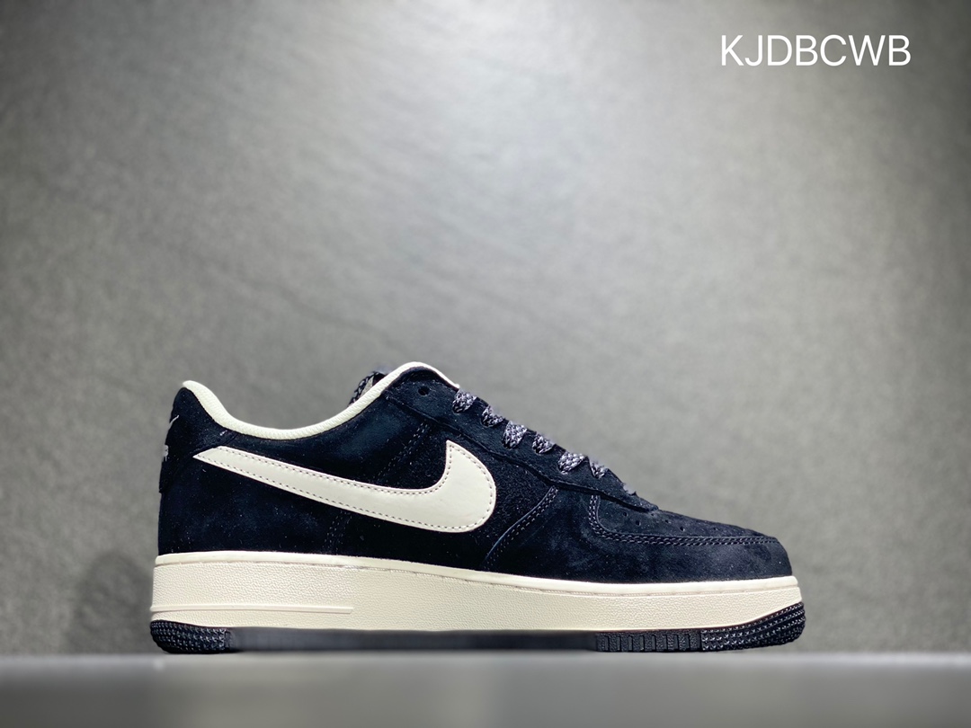 220 Nike Air Force 1 空军一号  DJ3911-001