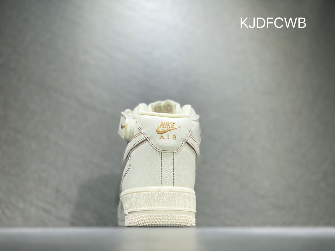 260 Nike Air Force 1 空军一号 官方同步  BY6899-692