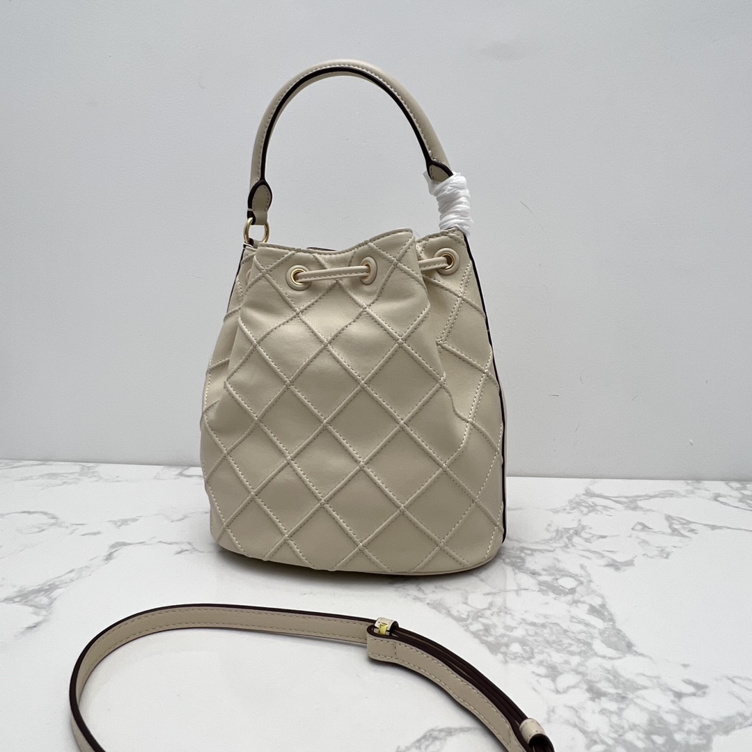 Tory Burch ～编号小号565 大号564