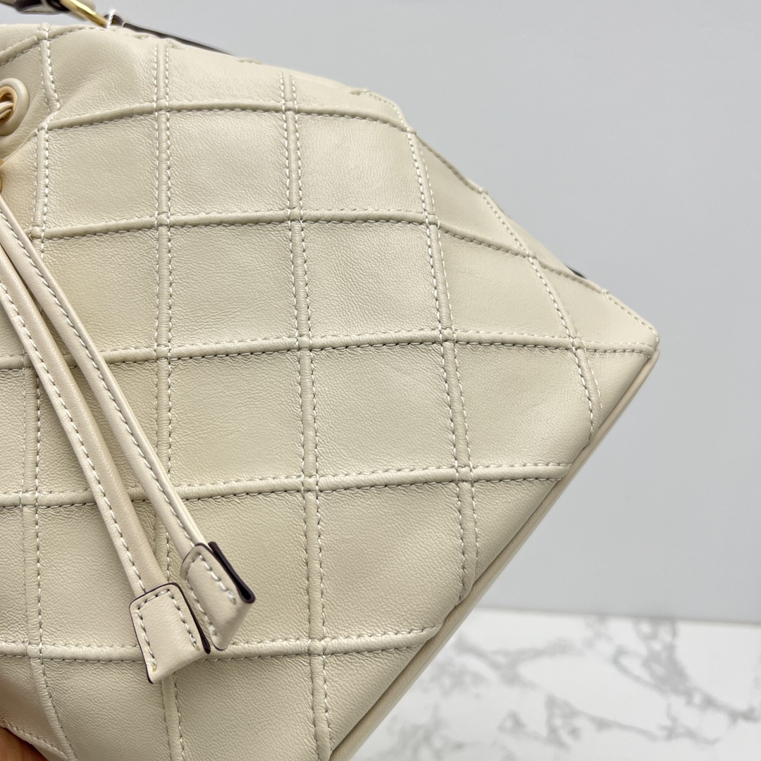 Tory Burch ～编号小号565 大号564