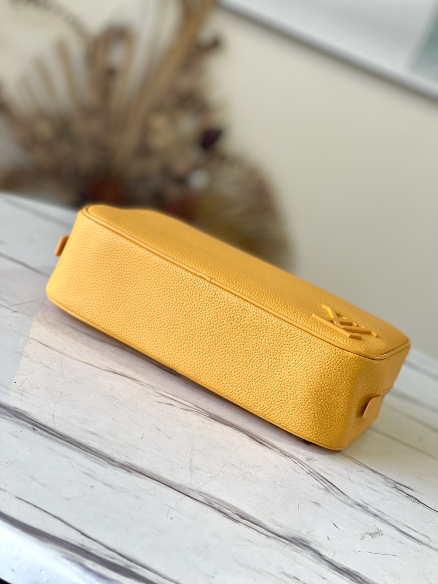 LOUIS VUITTON M20912 YELLOW FULL LEATHER CLUTCH CLUTCH COLLECTION toiletry bag