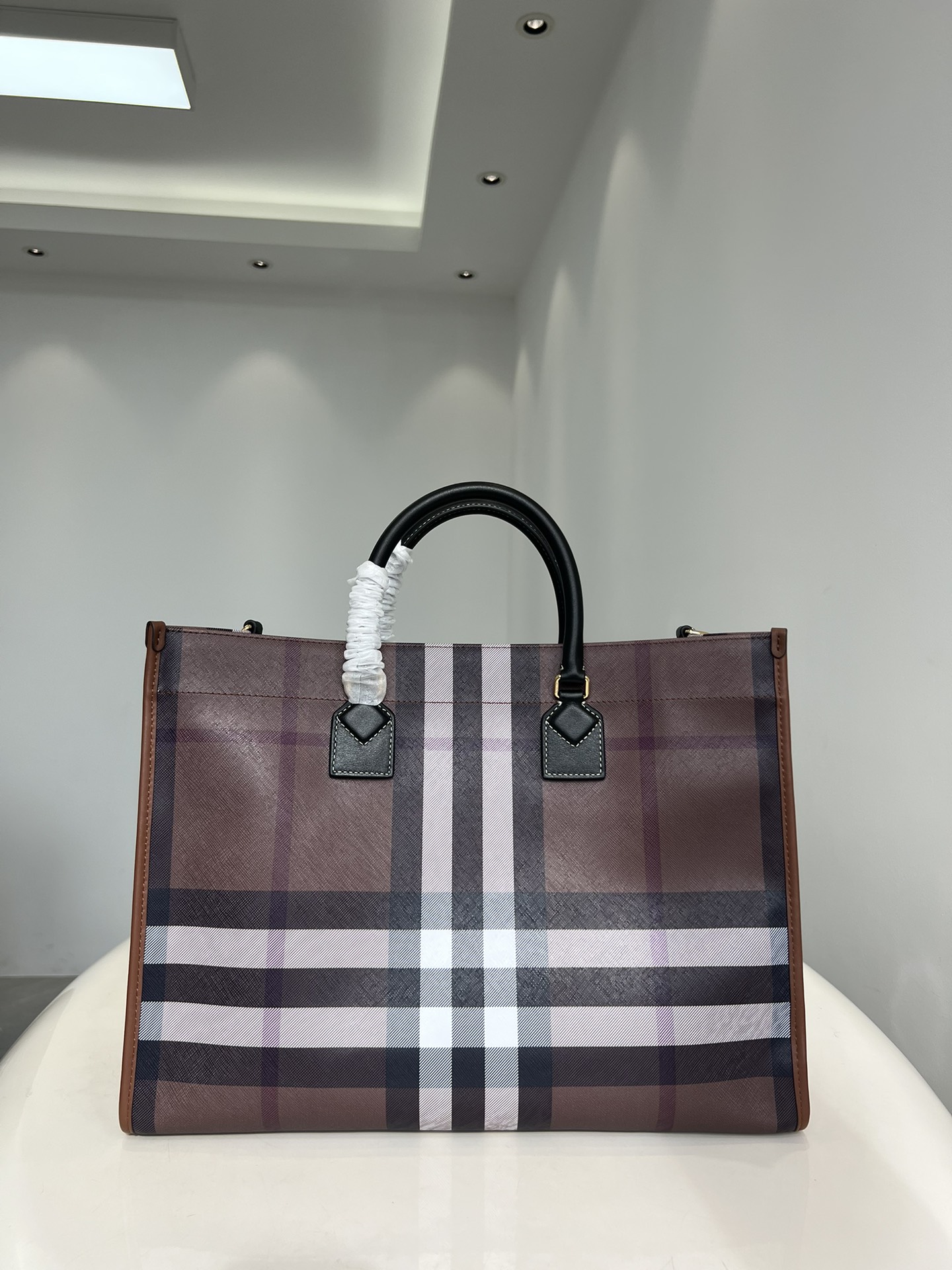 Burberry Freya Tote Bag in Vintage Check Canvas and Leather 7 i1670482227 6530 4