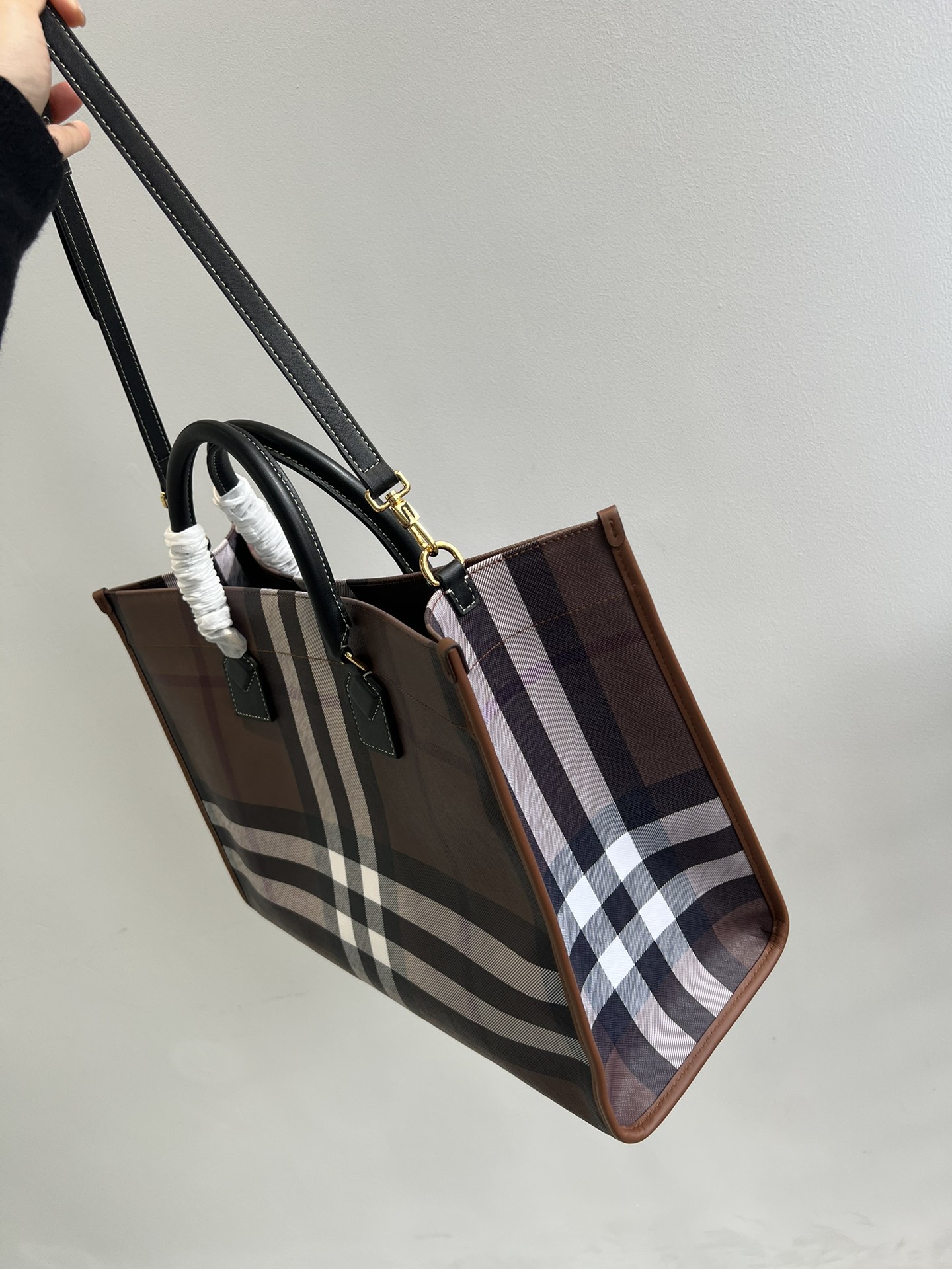 Burberry Freya Tote Bag in Vintage Check Canvas and Leather 3 i1670482227 8163 0