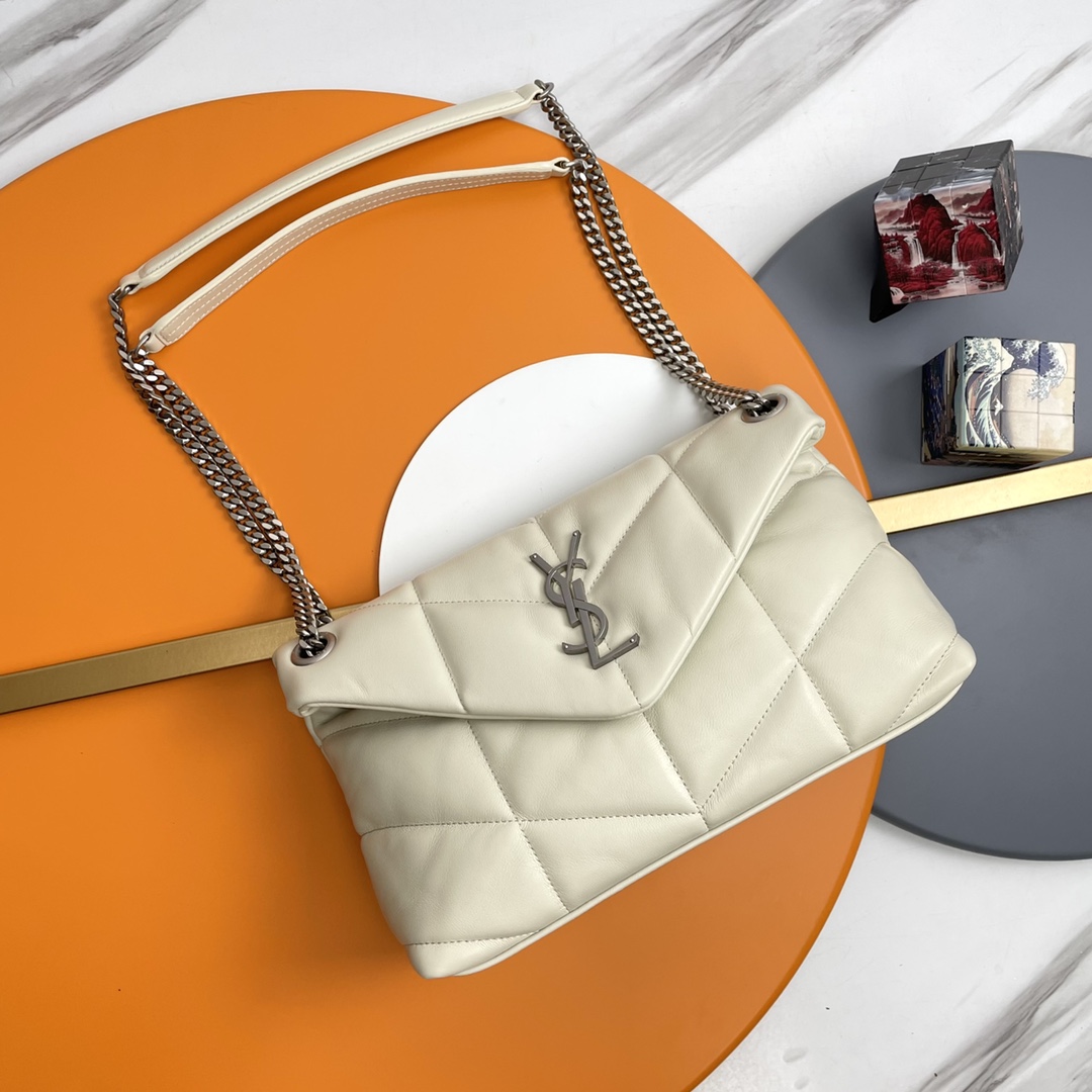 #𝙇𝙤𝙪𝙇𝙤𝙪 𝙥𝙪𝙛𝙛𝙚𝙧# 🔘Blanco/ Hebilla plateada 《Original》29cm_P LOULOU PUFFER Bolso acolchado de piel de corder…