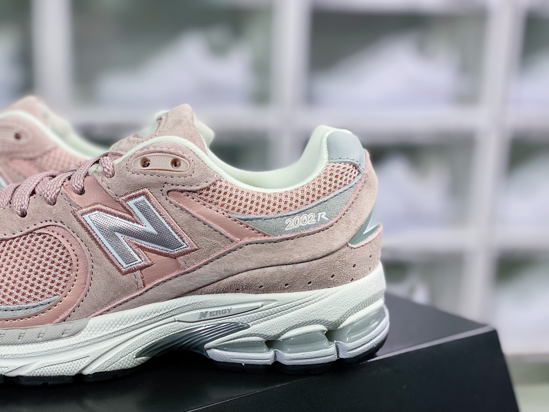 NB ML2002 Series Retro Daddy Style Casual Sports Jogging Shoes ”Dirty Pink White” M2002R4