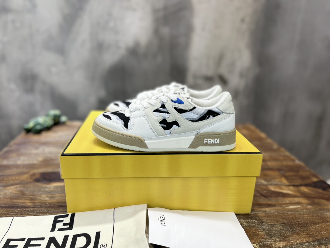 Fendi 区别通货Fendi芬迪2022新春找