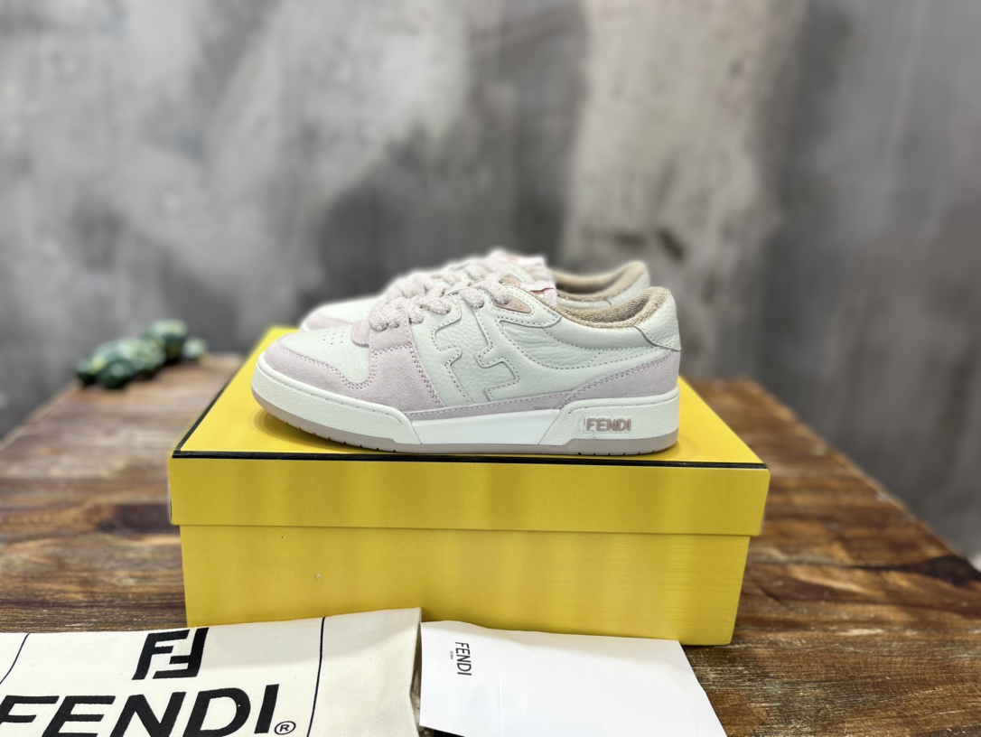 Fendi 区别通货Fendi芬迪2022新春找