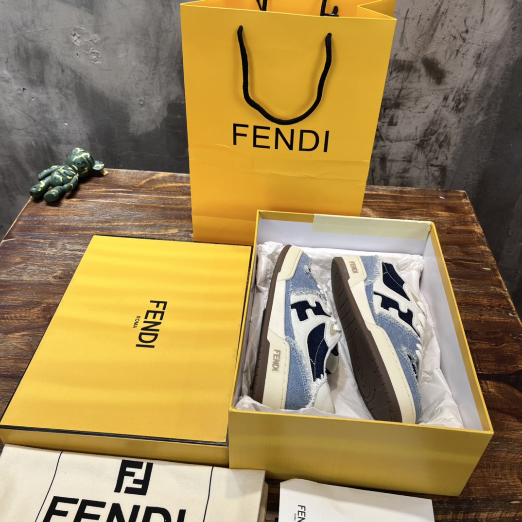Fendi 区别通货Fendi芬迪2022新春找