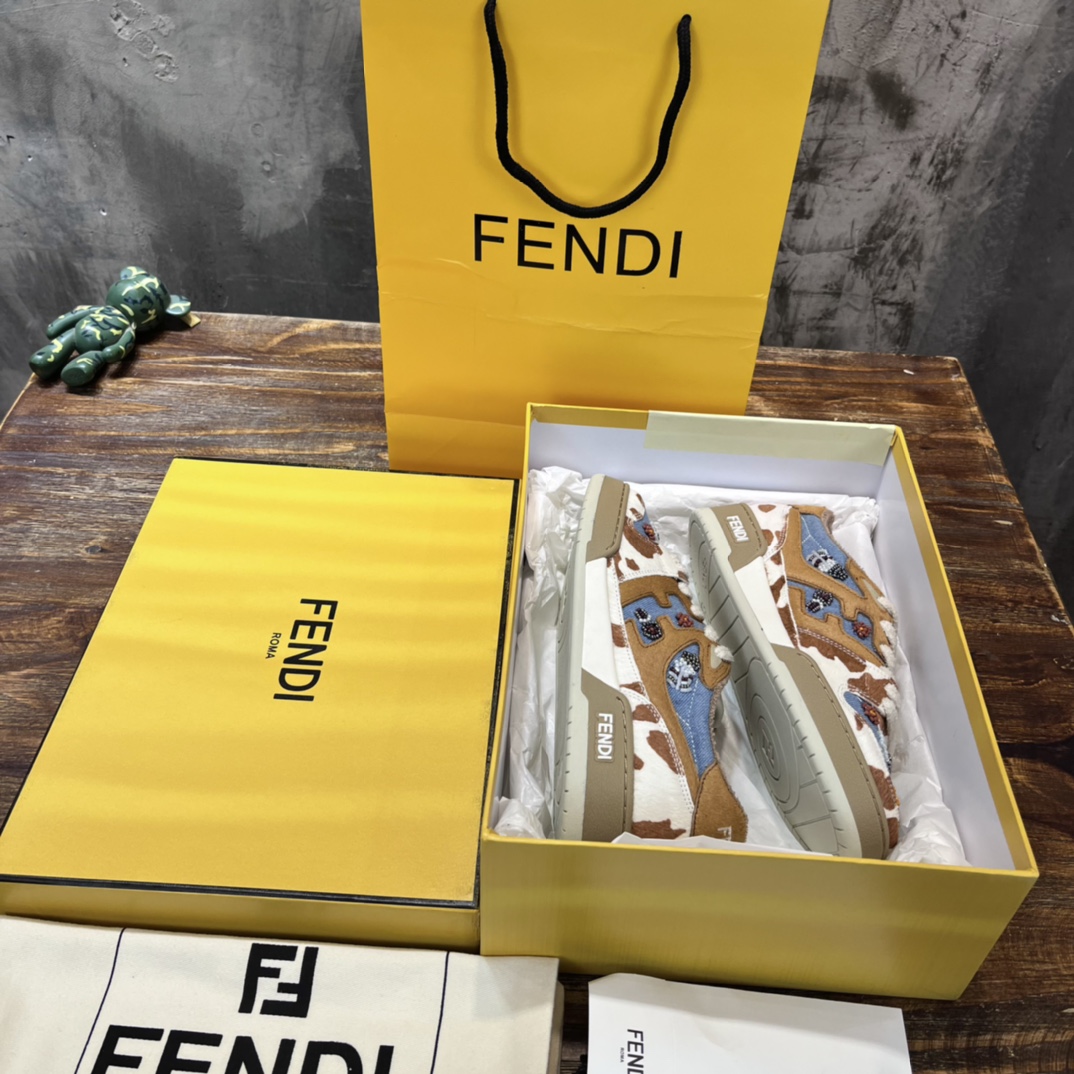 Fendi 区别通货Fendi芬迪2022新春找
