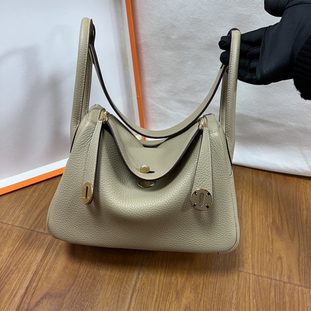 Lindy 30 gris gabardina, cuero TC. Estilo moto
