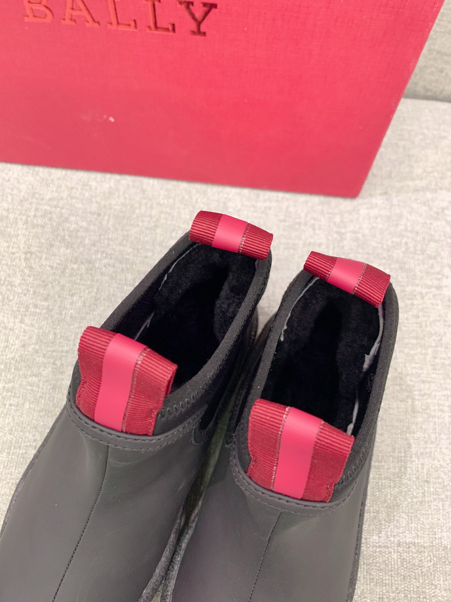 1525 Offer: Ball’s New Security Snow Boots in White and Black, Sizes 36-40 and 36-44. - 图片 6