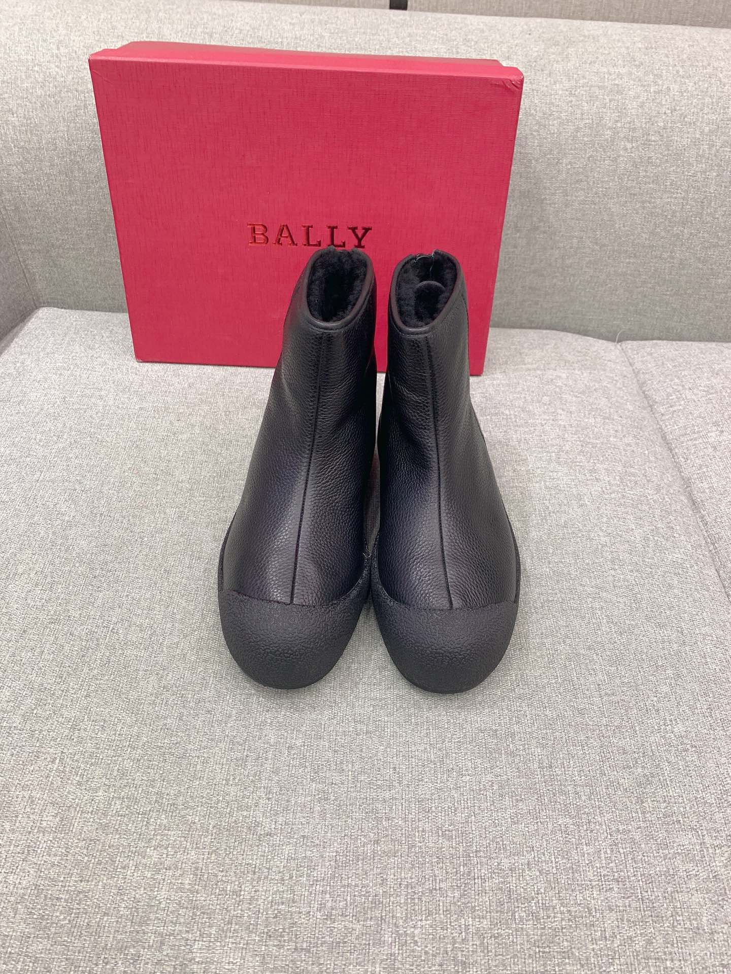 “1525 Offer: Ball’s New Security Snow Boots in White and Black”